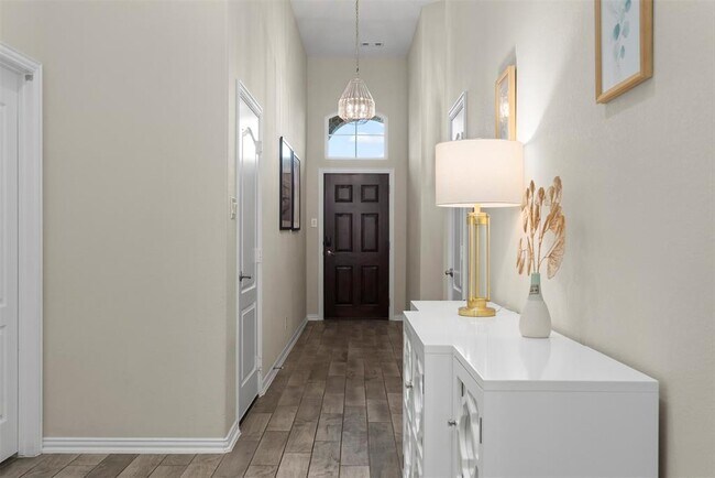 Foto del edificio - 3301 Harmony View Ln