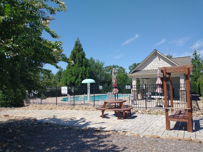 Building Photo - 124 Paladin Dr