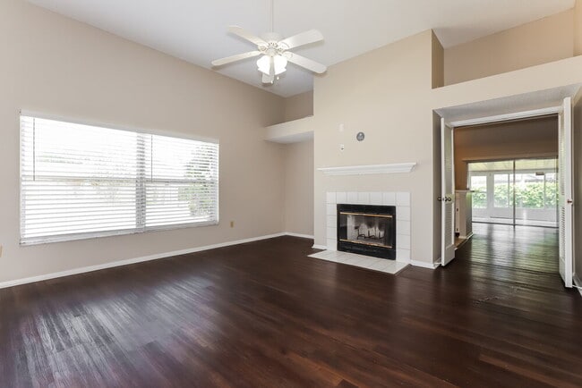 Foto del edificio - 1611 Bent Pine Way