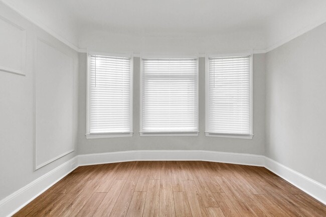 Interior Photo - 3150 Franklin