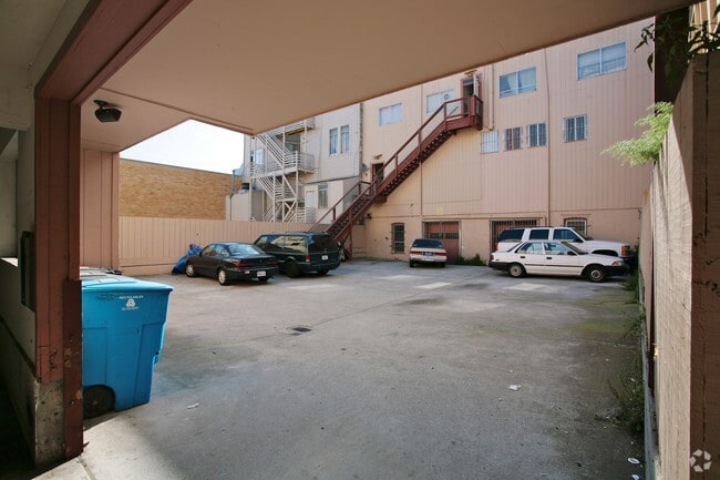 Building Photo - 159 Tiffany Ave