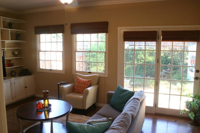 Building Photo - 624 9th Ave