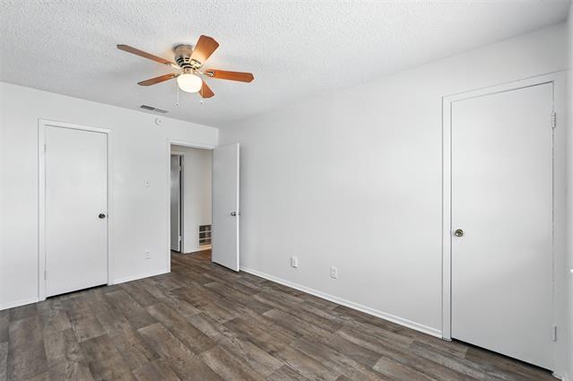 Building Photo - 302 Candlewood Ln