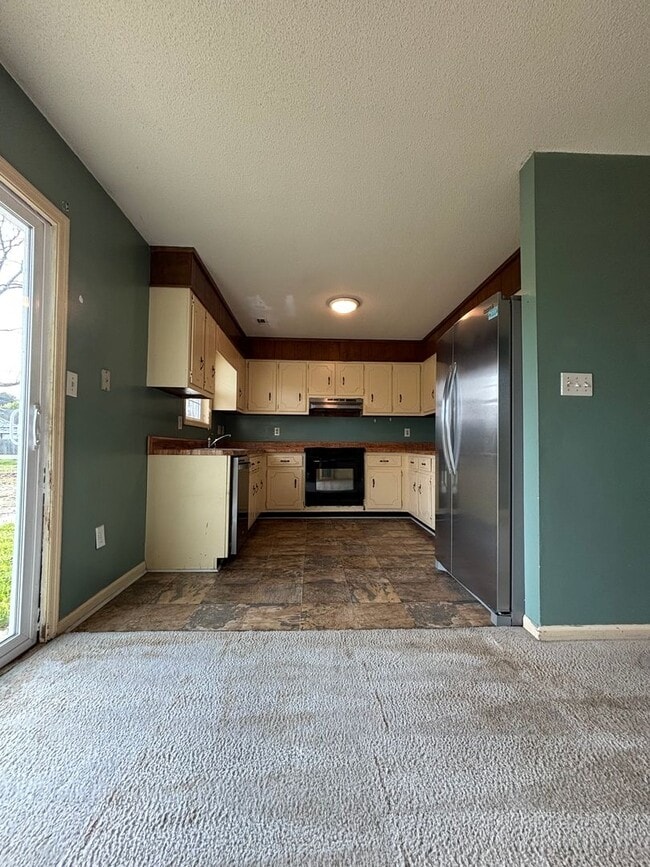 Building Photo - Charming on Blue Creek