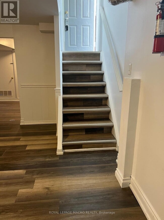 Building Photo - 8 Myrtle Ave