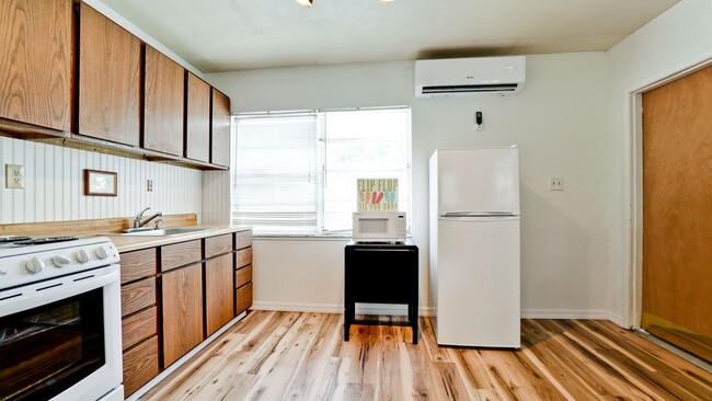 Building Photo - 5106 8th Avenue Dr W