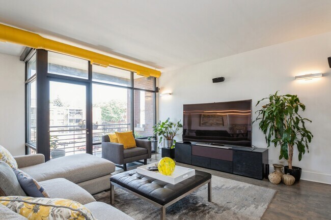 Foto del edificio - 3310 N Halsted St