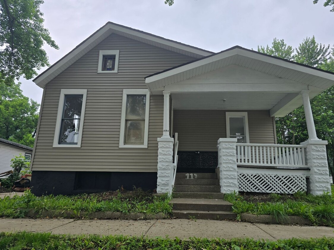 Primary Photo - 2 Bedroom 1 Bath $1150.00