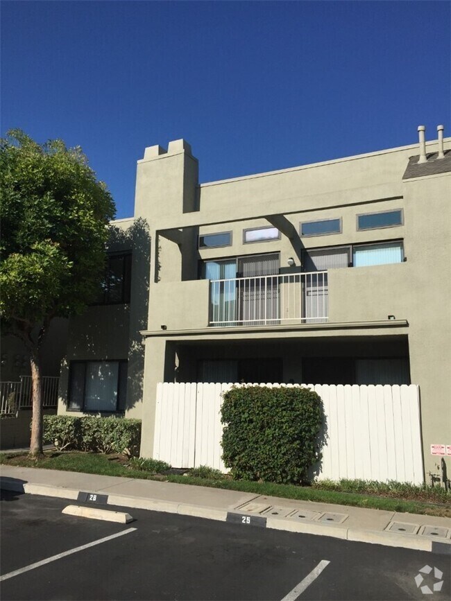 Building Photo - 17641 Sergio Cir