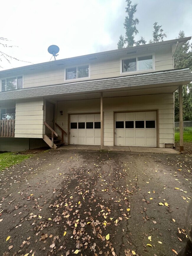 Building Photo - Crest Duplex