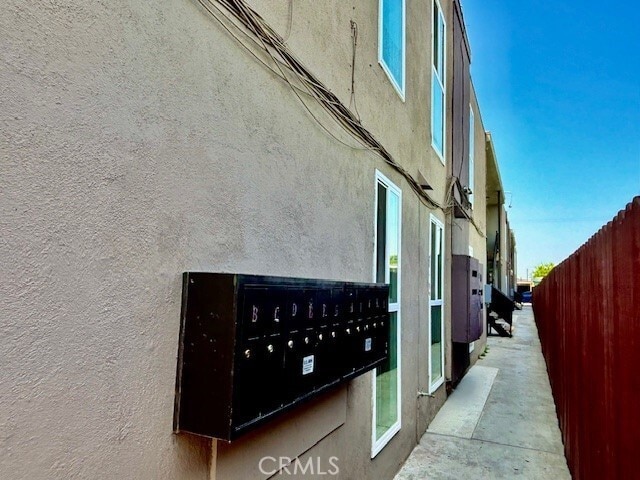 Foto del edificio - 815 N Rose Ave