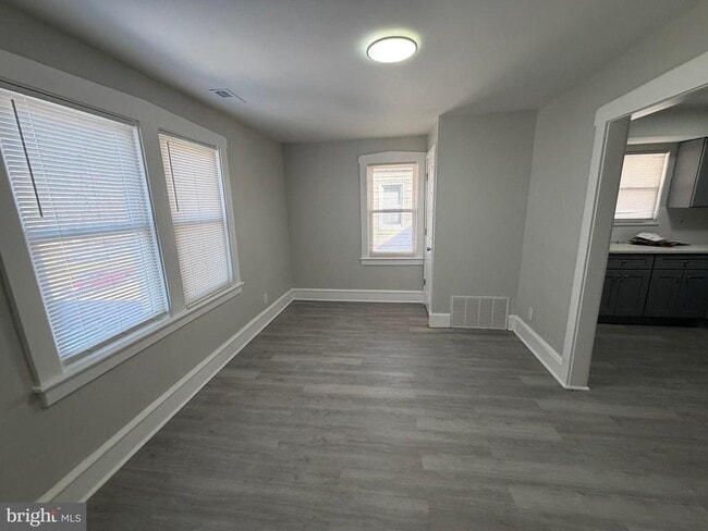 Building Photo - 244 Mansion Ave