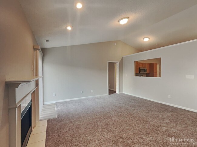 Foto del edificio - 3207 Rolling Knoll Ln