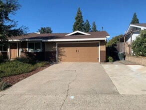 Building Photo - 9051 Polly Ave