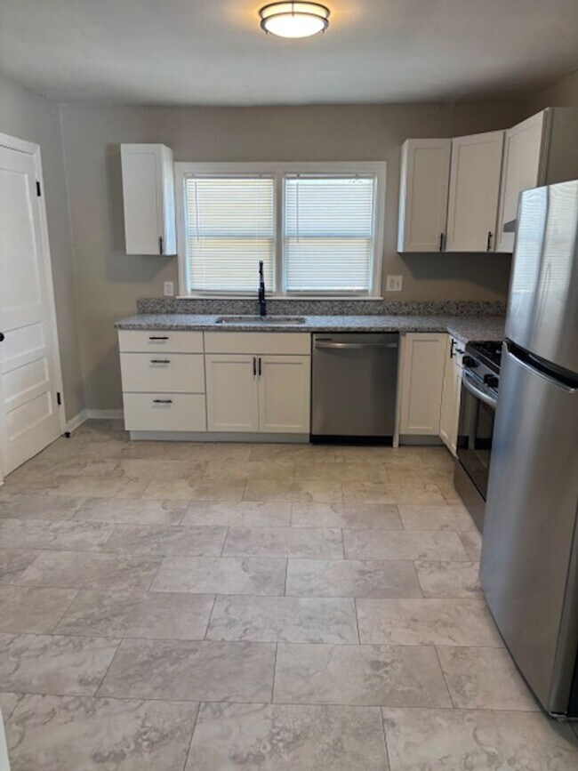 Foto del edificio - 3 Bedroom, 1 Bathroom in Kansas City