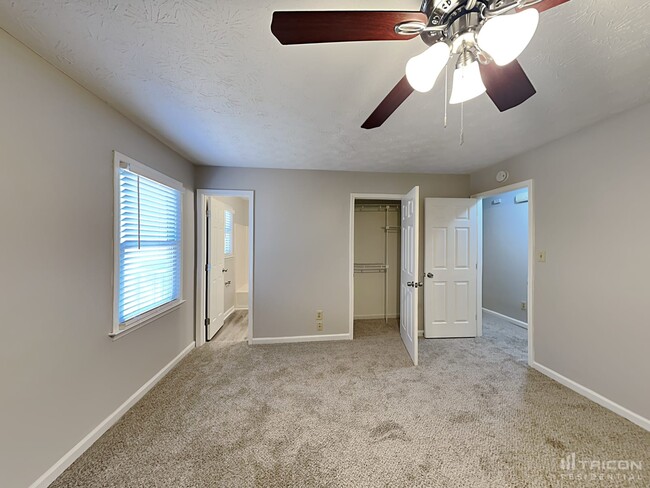 Building Photo - 151 Chantilly Ln