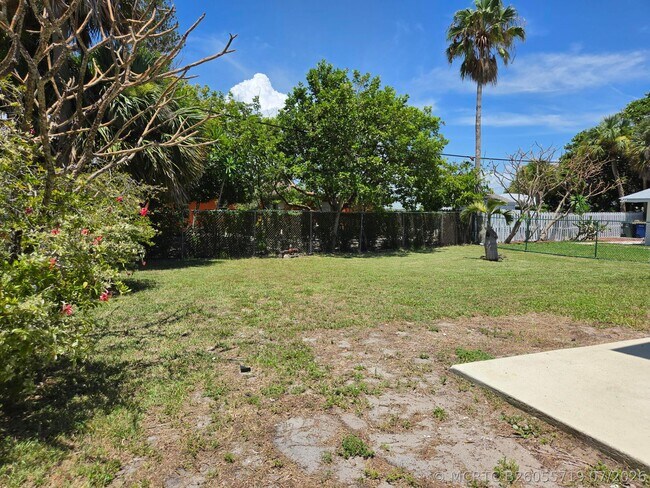 Foto del edificio - 337 Hernando St