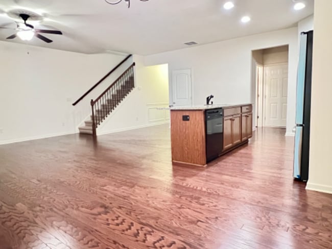 Building Photo - 240 Britt Dr