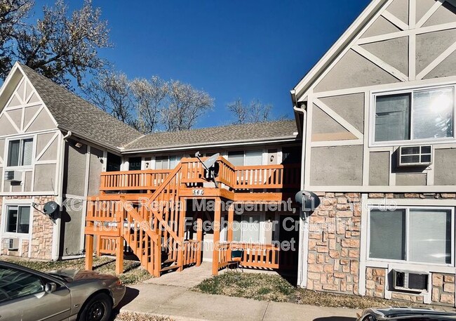 Building Photo - 561 N Somerset Terrace