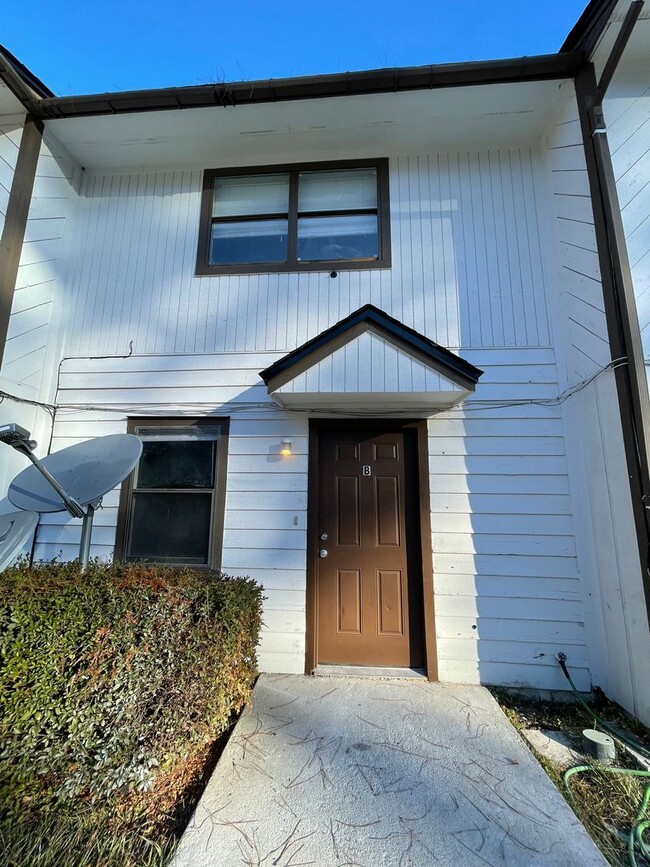 Building Photo - 507 Landview Dr