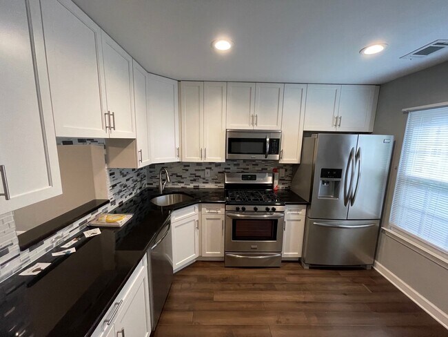 Building Photo - 85 Quince Ct