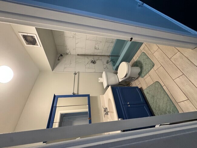 Building Photo - 6235 N Mozart St