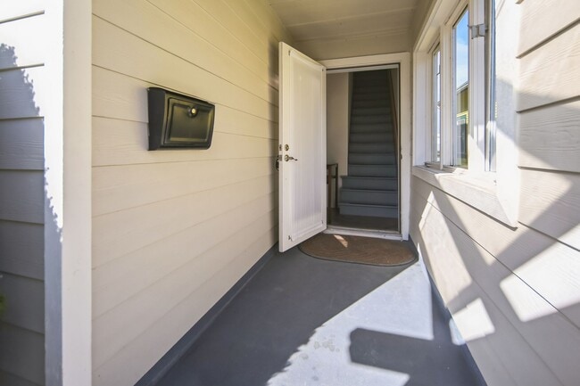 Foto del edificio - 1042 S Elmgrove St