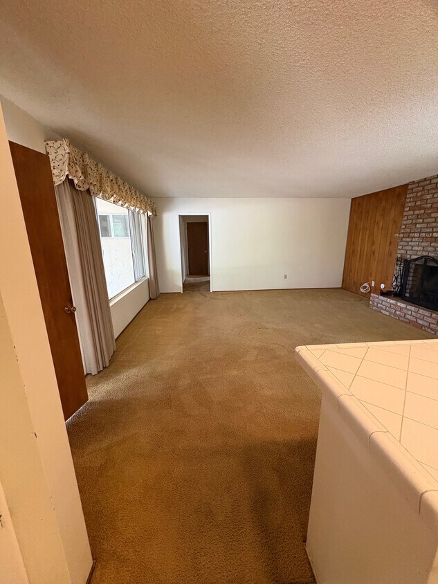 Foto del edificio - 30862 Cole Grade Rd