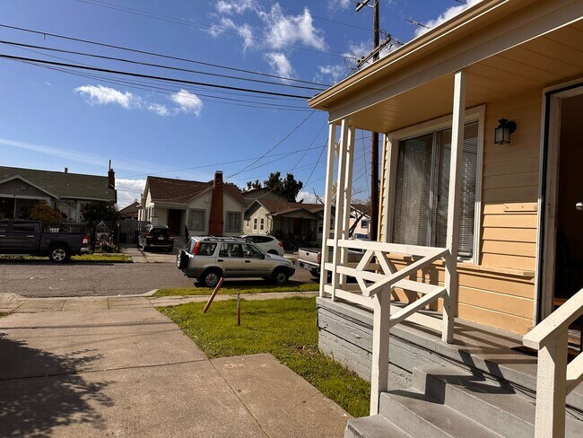 Building Photo - 7108