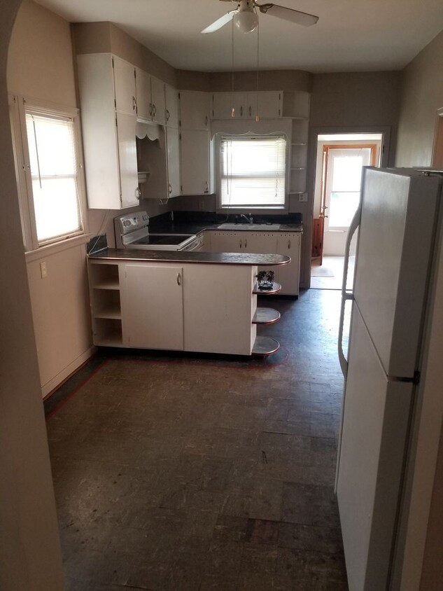Building Photo - 2 br, 1 bath House - 135 High Street