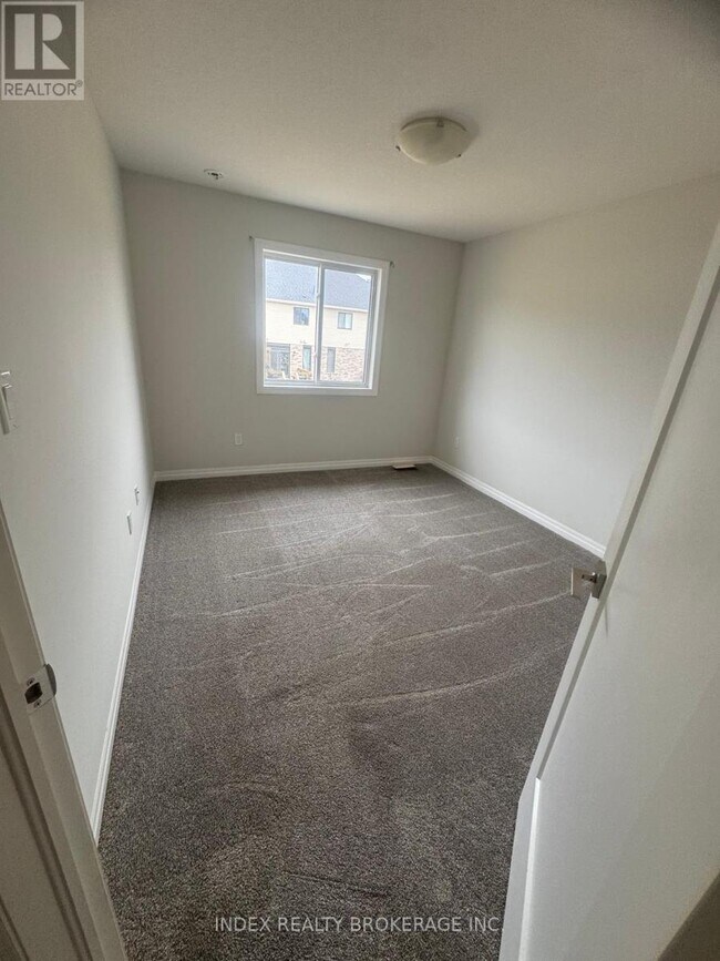 Photo du bâtiment - 30 Keba Cres