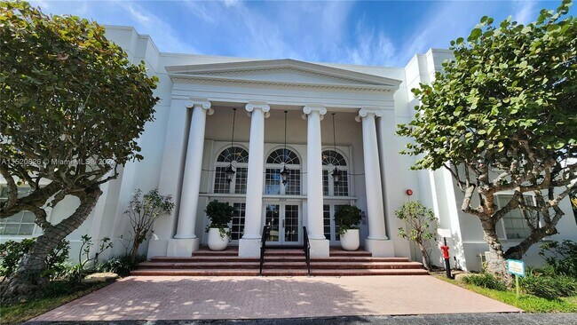 Foto del edificio - 10150 Collins Ave