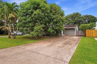 Building Photo - 1208 N 31st Ave