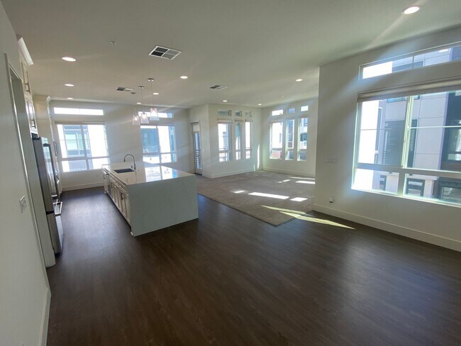 Foto del edificio - Modern Condo Living in the Heart of Alameda – Prime Location!