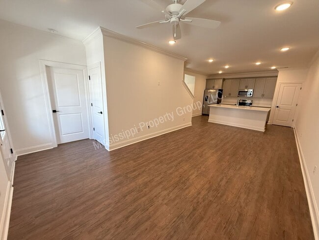 Photo - 3BR/3.5BA South Grove For Rent Townhome