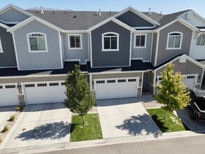 Building Photo - 683 S 1803 W