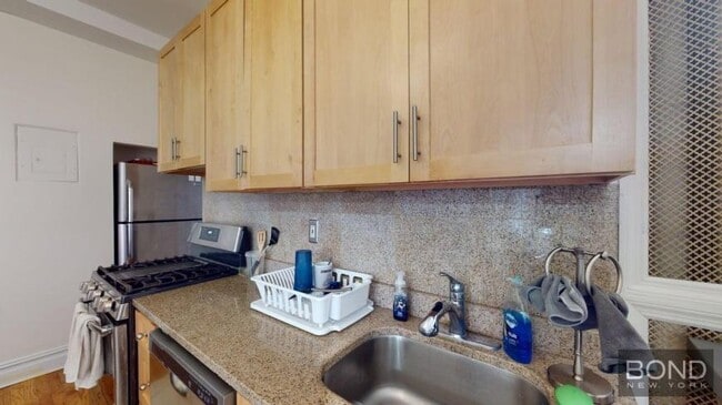Building Photo - 3 bedroom in NEW YORK NY 10024