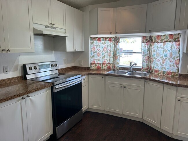 Foto del edificio - Mobile Home in Sarasota Lakes and Rv