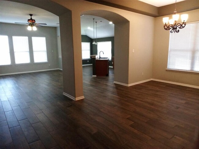 Building Photo - 2412 Tumbling River Dr