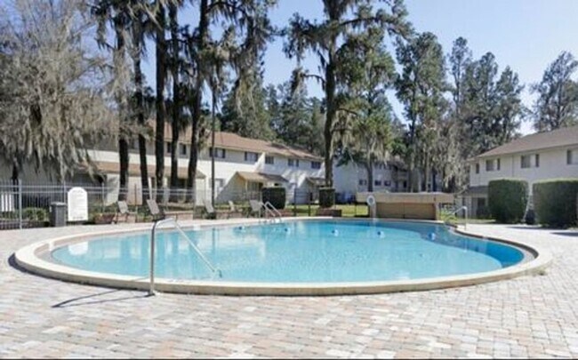 Foto del edificio - 2/2 Condo in the quiet community of Mile Run