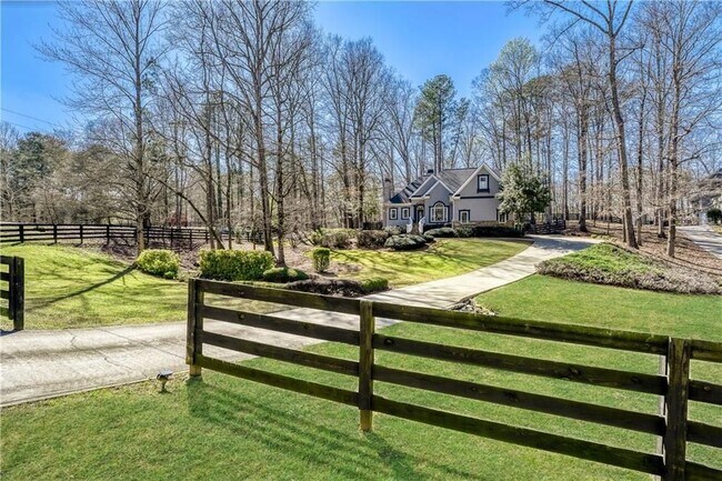 Building Photo - 14124 Hopewell Rd