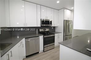 Foto del edificio - 3 br, 2.5 bath Townhome - 8340 SW 154th Av...