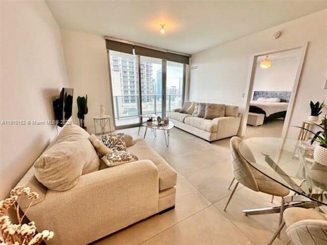 Foto del edificio - 488 NE 18th St