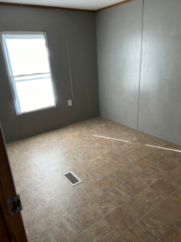 Building Photo - 31078 Susie Cir N