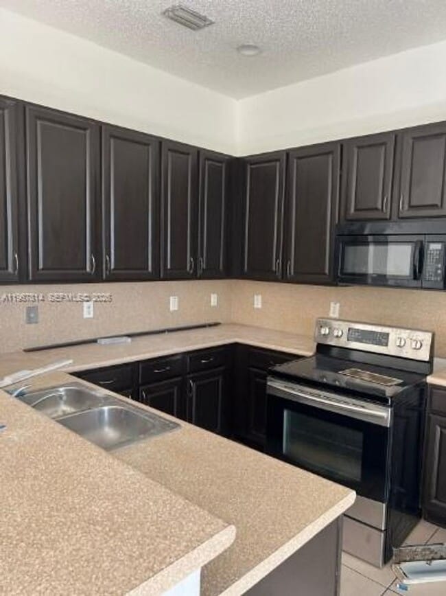 Photo - 1974 NE 3rd Ct House