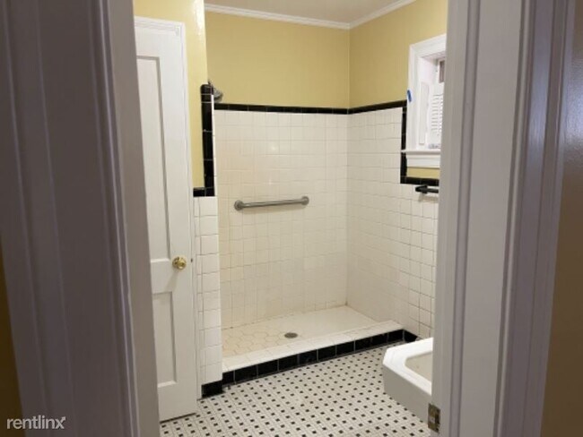 Building Photo - 3 br, 2 bath House - 1712 Beech St