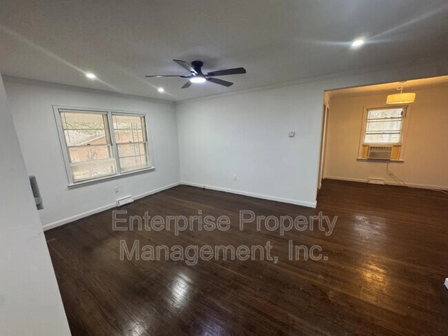Foto del edificio - 3766 Argonne St