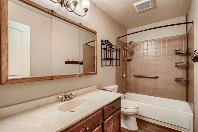 Foto del edificio - Coming soon! Beautiful 4 Bed 2 Bath in Vis...