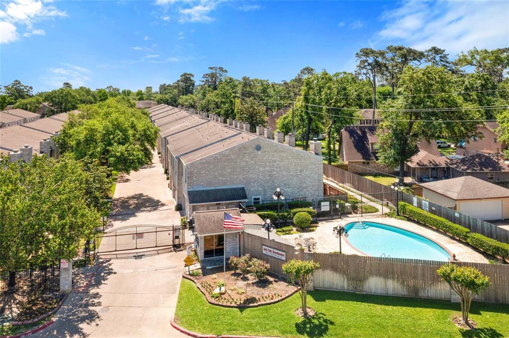 Primary Photo - 17573 Red Oak Dr