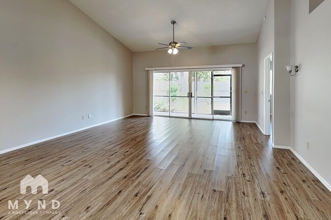 Foto del edificio - 2800 Falling Tree Cir